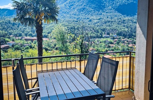 Castello Apartment | 3-room apartment in a residence with pool and sunbathing lawn