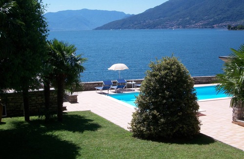 Domaso Apartment | 3-room apartment with pool, terrace, sunbathing area and lake access