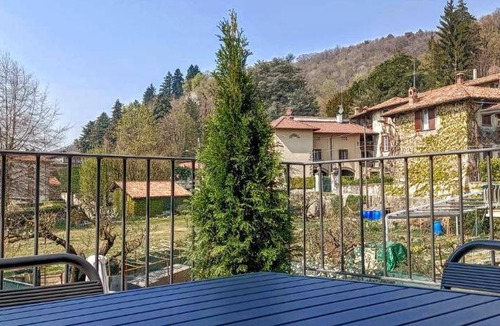 Albese con Cassano Bed & Breakfast | 30 m² Bed and breakfast ∙ 3 guests