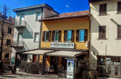 Albese con Cassano Bed & Breakfast | 30 m² Bed and breakfast ∙ 3 guests