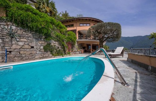 Cressogno Resort | 300 m² Luxury rental ∙ 5 bedrooms ∙ 10 guests