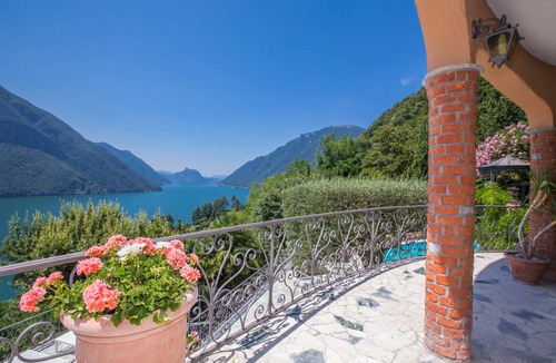 Cressogno Resort | 300 m² Luxury rental ∙ 5 bedrooms ∙ 10 guests