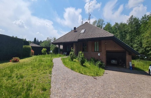 Corgeno Villa | 300 m² Villa ∙ 3 bedrooms ∙ 8 guests