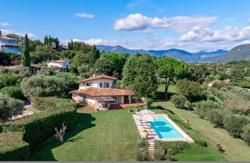 Paradiso Villa | 300 m² Villa ∙ 4 bedrooms ∙ 8 guests