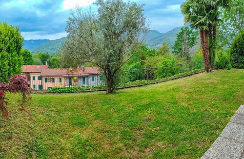 Montegrino Valtravaglia Apartment | 3½-zimmer-wohnung in Einer Gepflegten Residenz mit Pool und Tennisplatz
