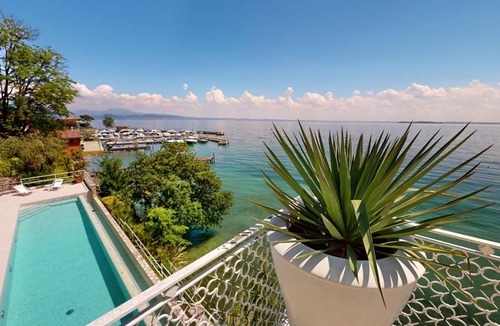 Manerba del Garda Villa | 350 m² Villa ∙ 4 bedrooms ∙ 8 guests
