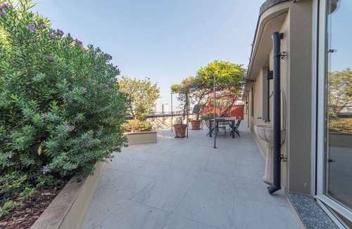 Varesine Apartment | 400 m² Apartment ∙ 2 bedrooms ∙ 6 guests
