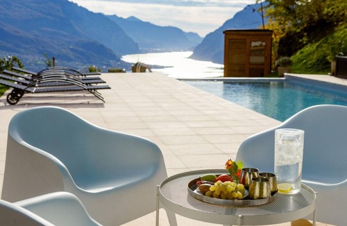 Civenna Villa | 400 m² Villa ∙ 6 bedrooms ∙ 13 guests