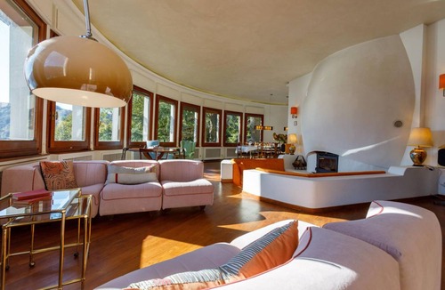 Civenna Villa | 400 m² Villa ∙ 6 bedrooms ∙ 13 guests