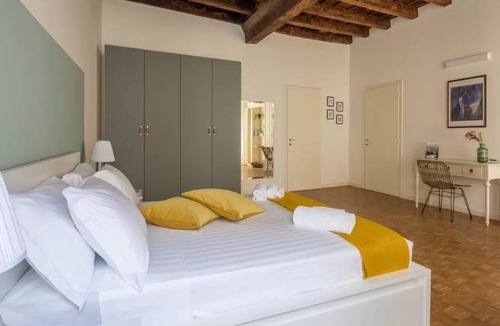 Como City Centre Apartment | 45 m² Apartment ∙ 1 bedroom ∙ 4 guests