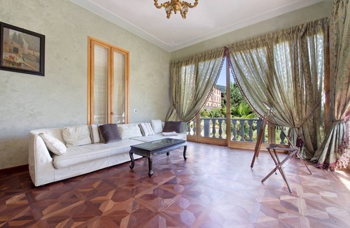 Dizzasco Villa | 450 m² Villa ∙ 3 bedrooms ∙ 5 guests
