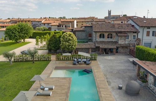 Calvagese della Riviera Villa | 450 m² Villa ∙ 3 bedrooms ∙ 10 guests