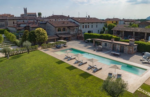 Calvagese della Riviera Villa | 450 m² Villa ∙ 3 bedrooms ∙ 10 guests
