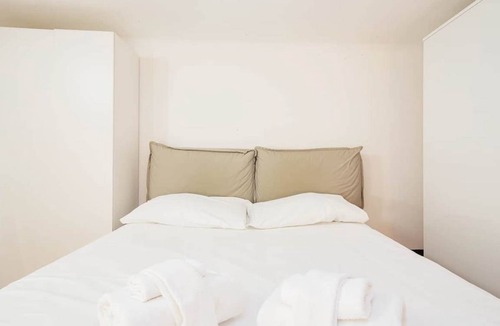 Centro Direzionale Apartment | 50 m² Apartment ∙ 1 bedroom ∙ 2 guests