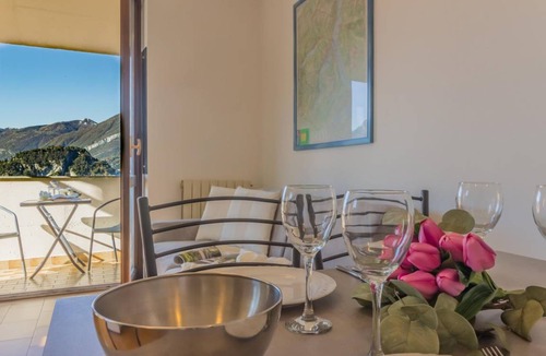 Fiumelatte Apartment | 50 m² Apartment ∙ 1 bedroom ∙ 4 guests