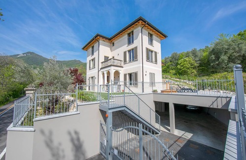 Roe Volciano Villa | 50 m² Villa ∙ 1 bedroom ∙ 2 guests