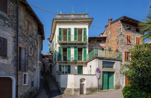 Castello House | 5½-zimmer-haus mit 3 Balkonen und 2 Dachterrassen