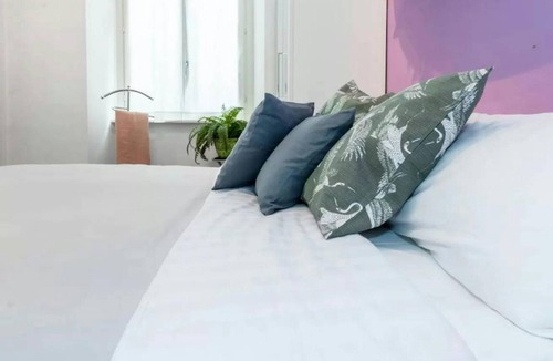 Como City Centre Apartment | 60 m² Apartment ∙ 1 bedroom ∙ 4 guests