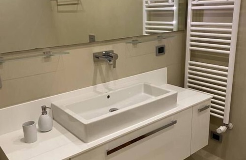 Besozzo Villa | 7-zimmer-luxusvilla mit Infinity Pool, Garage, Klimaanlage und Pizzaofen