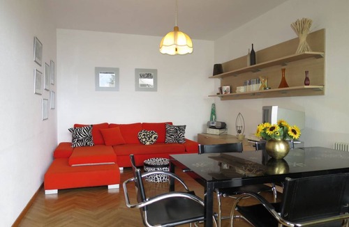 Euroville House | 70 m² House ∙ 2 bedrooms ∙ 4 guests