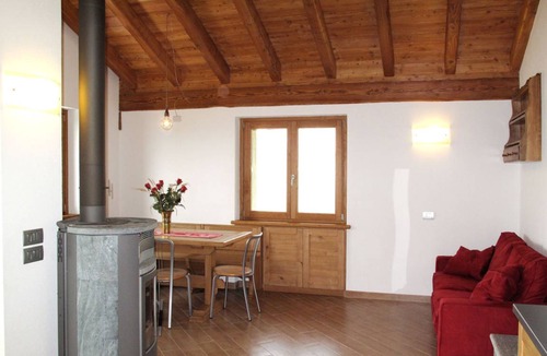 Peglio House | 70 m² House ∙ 2 bedrooms ∙ 6 guests