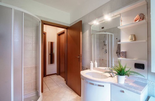 Cassina Rizzardi Apartment | 85 m² Apartment ∙ 1 bedroom ∙ 4 guests