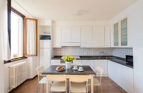 Azzano Apartment | 85 m² Apartment ∙ 2 bedrooms ∙ 6 guests