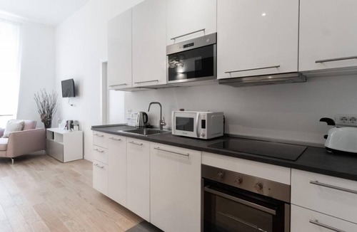 Central Station Apartment | 90 m² Apartment ∙ 3 bedrooms ∙ 5 guests