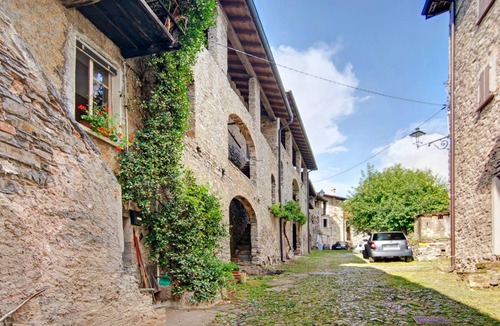 Carlazzo Resort | 90 m² Resort ∙ 3 bedrooms ∙ 5 guests