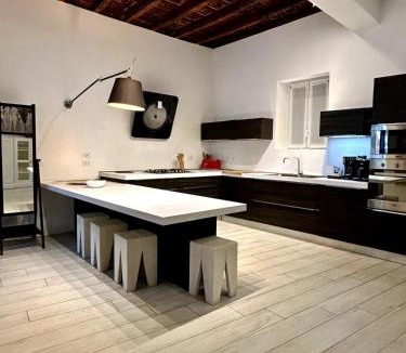 Pavia Apartment | A Casa di Lamu, eleganza in Piazza della Vittoria, 140mq