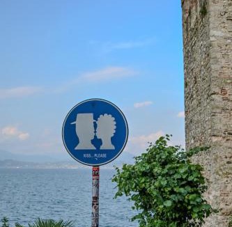 Sirmione Old Town Apartment | A Casa di Paola