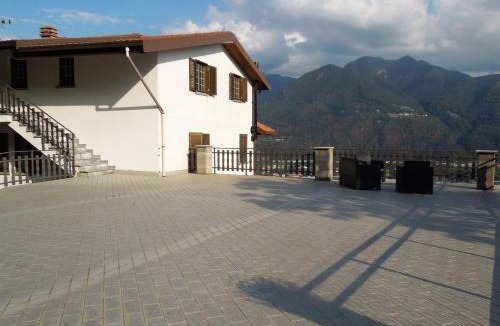 Costa Volpino House | A. F.antastic V.iew