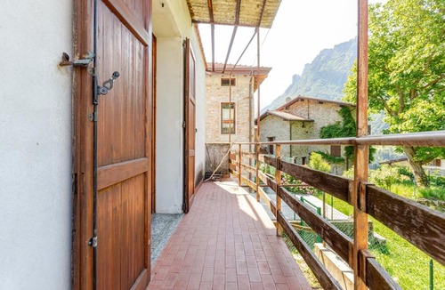 Vendrogno House | A small house in a fairytale village
