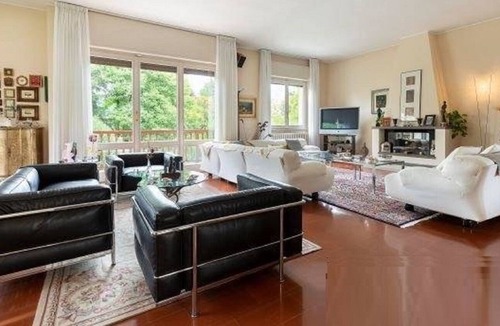 Montorfano Villa | A SPRAWLING 500M2 MAGNIFICIENT VILLA AMIDST THE GREENRY& CLOSE TO COMO