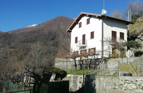 Veleso House | A wonderful view at Lake Como, with peace and quiet