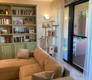 San Donato Milanese House | Accogliente Stanza Privata con Bagno Privato - Daniele's House