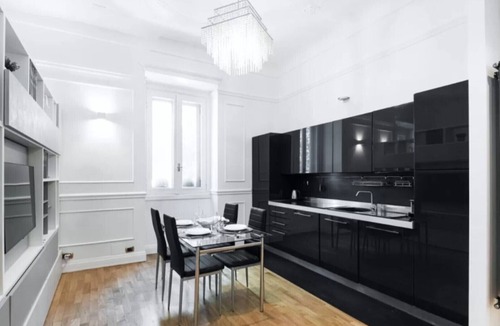 Washington Apartment | Acquileia - Stylish loft steps from Corso Magenta