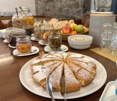 Tavernola House | Agriturismo PratoAlto