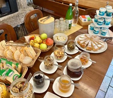 Tavernola House | Agriturismo PratoAlto