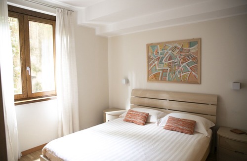 Riva di Solto Hotel | Ai Ronchi B&B