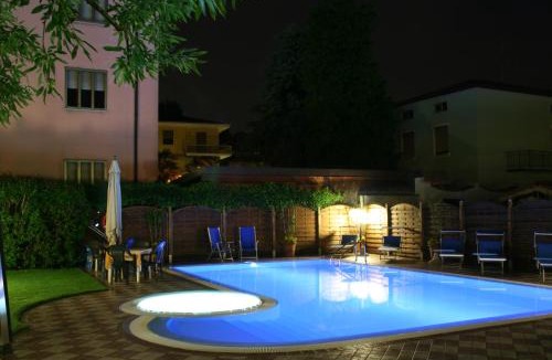 Desenzano del Garda Hotel | Albergo Al Cacciatore