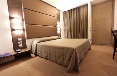Turate Hotel | Albergo Dei Laghi