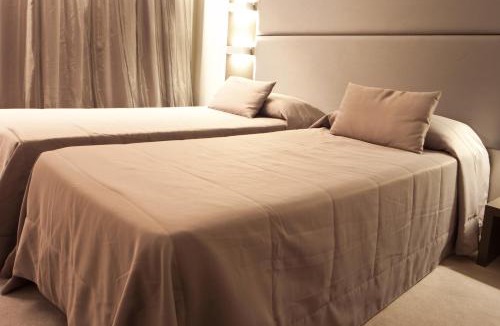 Turate Hotel | Albergo Dei Laghi