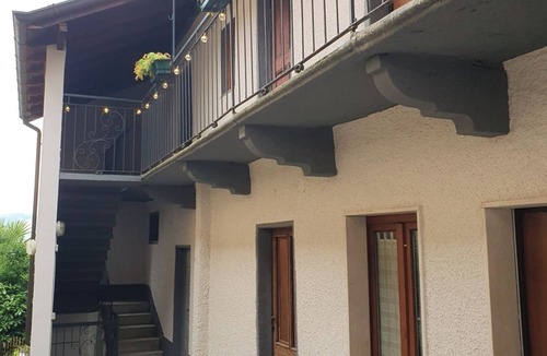 Cuveglio Apartment | Ancient Blue Court