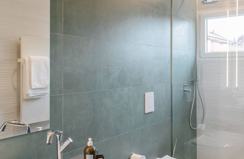 Rho House | Anjoy & Bleev Rooms | MANDRILLO | Deluxe king size bedroom