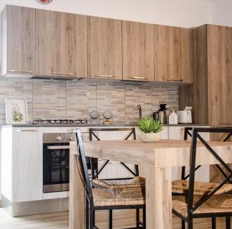 Calozzo Apartment | AnMa Cottages The Secret Garden