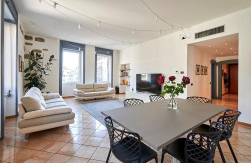 Stazione Apartment | Anna Home Bergamo Deluxe Apartment