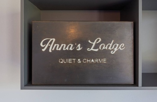 Calozzo Apartment | Anna's Lodge - One Bedroom Apartment, Sleeps 4