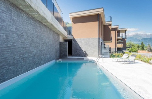 Calozzo Apartment | Anna's Lodge - One Bedroom Apartment, Sleeps 4