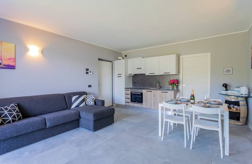 Calozzo Apartment | Anna's Lodge holiday flat with pool on Lake Como